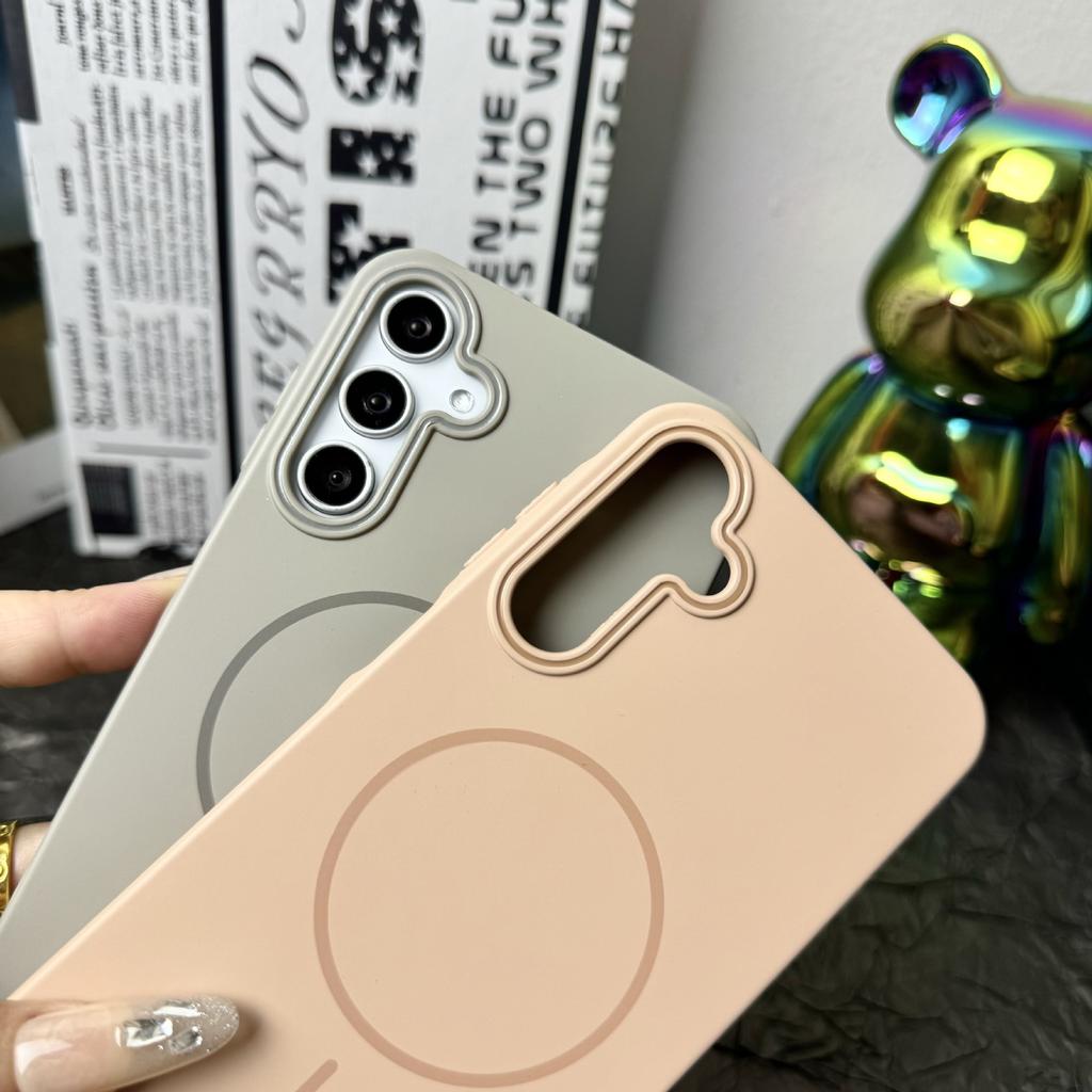 Soft and Thin Circles Are Suitable for Samsung S25 Ultra Skin Sensitive Magnetic Phone Case A56 Simple PC Color Matching A55 Protective Case