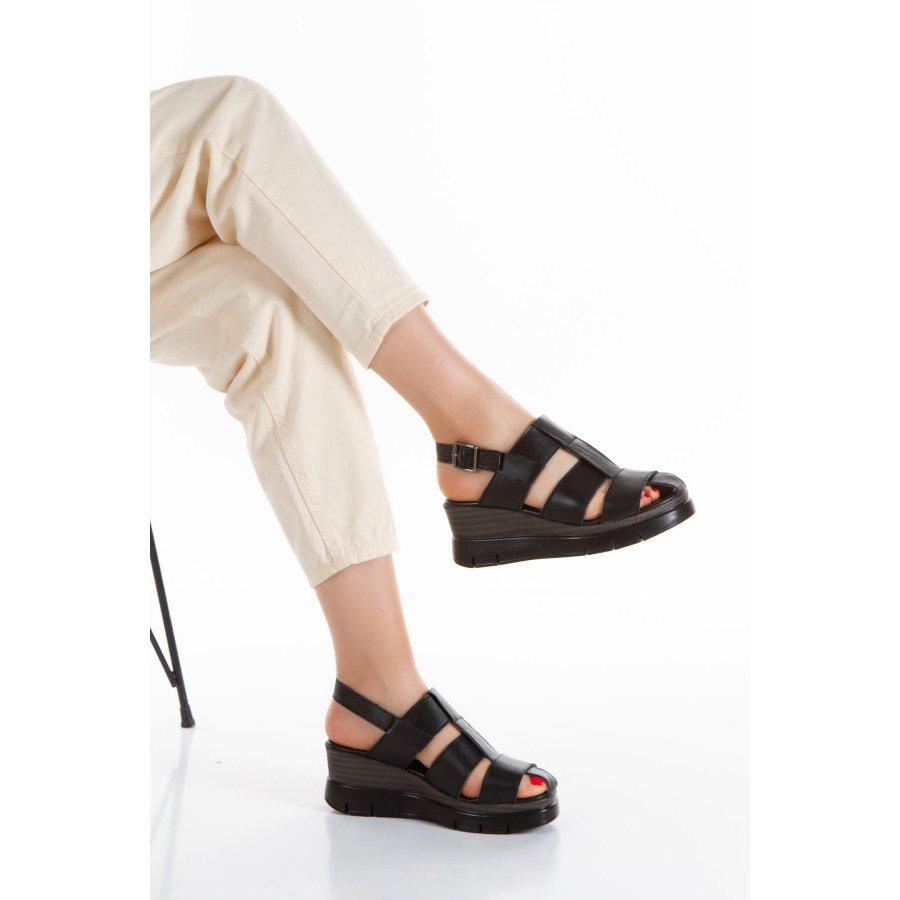 Женские повседневные босоножки на танкетке из натуральной кожи