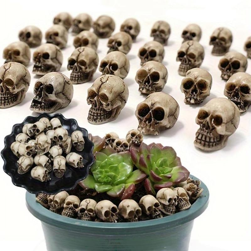 Skull statue miniature skull desktop decoration, Halloween miniature landscape figure, prank prop, haunted dollhouse accessory