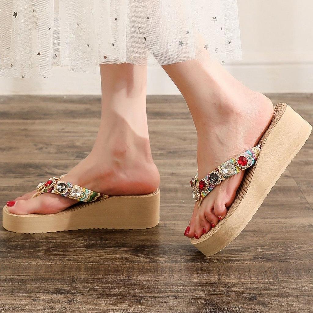 Модные тапочки для женщин, женские шлепанцы со стразами, стильные, элегантные, дизайнерские, роскошные тапочки на платформе, милые, пляжные сандалии на танкетке
