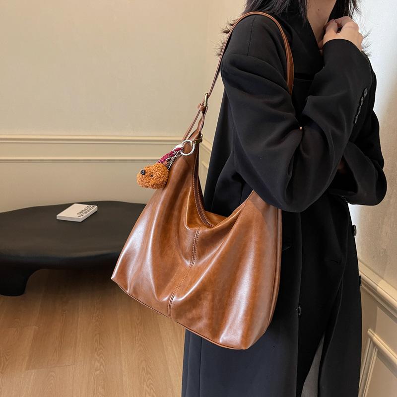 This Year's Popular Broadband Messenger Bucket Bag Women's Bag Trendy New 2025 High-end Sense Solid Color Texture Niche Shoulder Bag