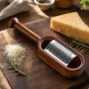 Ручная сыротерка с деревянной рамой Компактный кухонный инструмент Долговечная