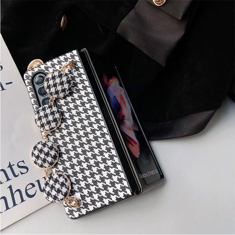 Woman Lattice Pattern Cloth Bracelet Phone Cover For Samsung Galaxy Z Fold 3 5g Zfold 4 Houndstooth Printed Pu Leather Hard Case
