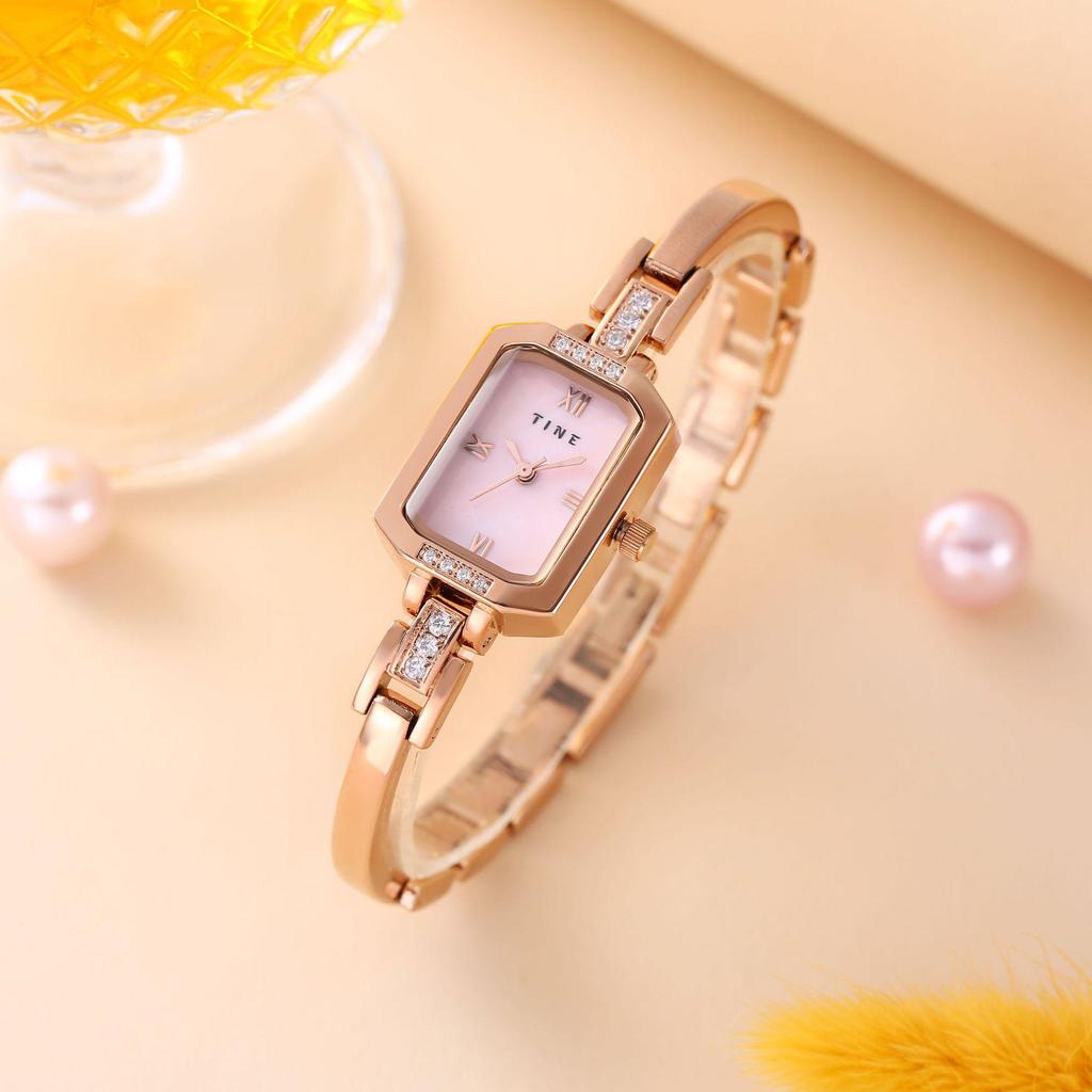 Retro Women's Square Alloy Waterproof Bracelet Watch