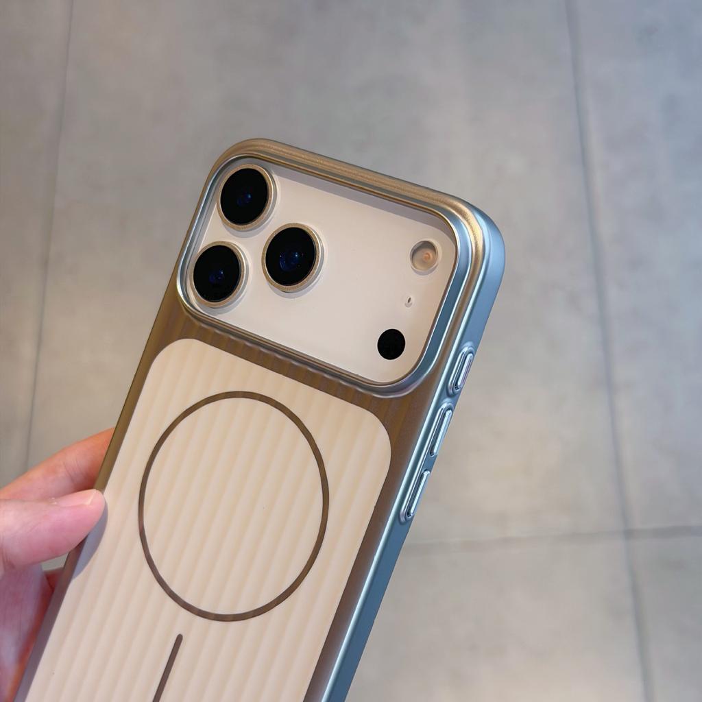 Применимо к чехлу для мобильного телефона iPhone17Promax Apple 17Pro двухцветный титановый щит магнитное всасывание 17 жесткий чехол 16promax