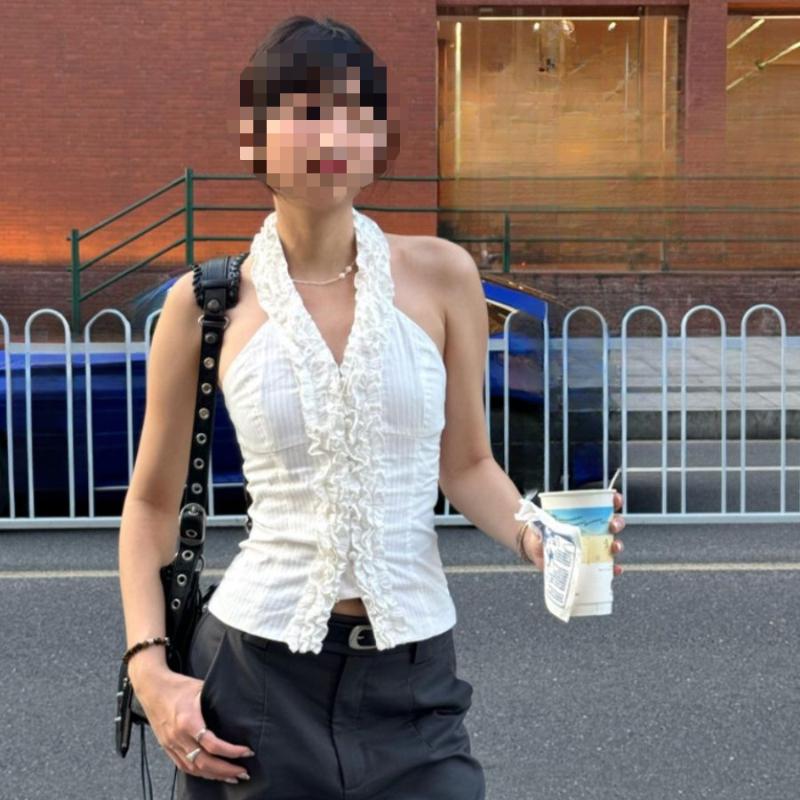 Летний женский топ-майка без рукавов с оборками на шее