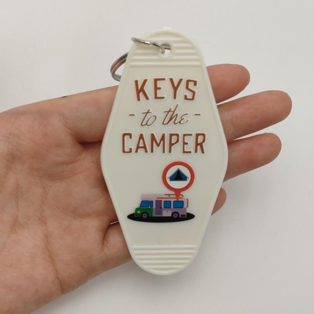 Vintage Acrylic Motel Room Keychain: Retro & Durable Design