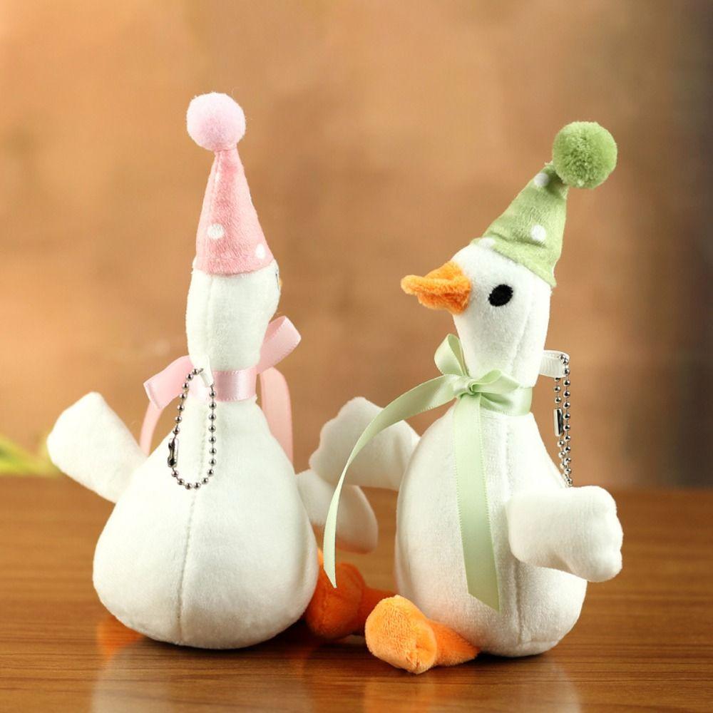 High-Quality Cute Cartoon Design Goose Keychain Soft Fluffy White Goose Keychain 20cm Animal Bag Charm For Friend Gift