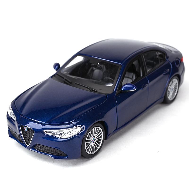 QGDM1 Bburago 1:24 Alfa Romeo Giulia Sports Car Static Die Cast Vehicles Collectible Model Car Toys