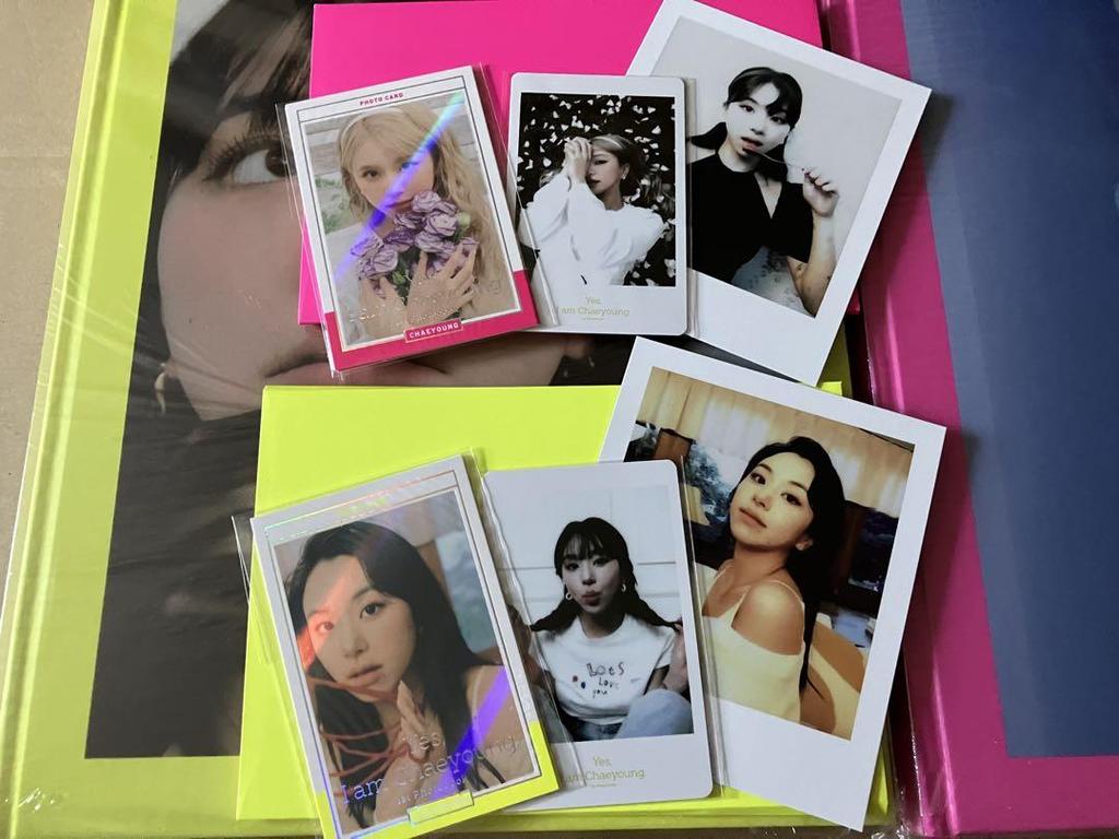 [USED] Opened Chaeyoung Photo Book Yes, I Am Chaeyoung. Set of 2