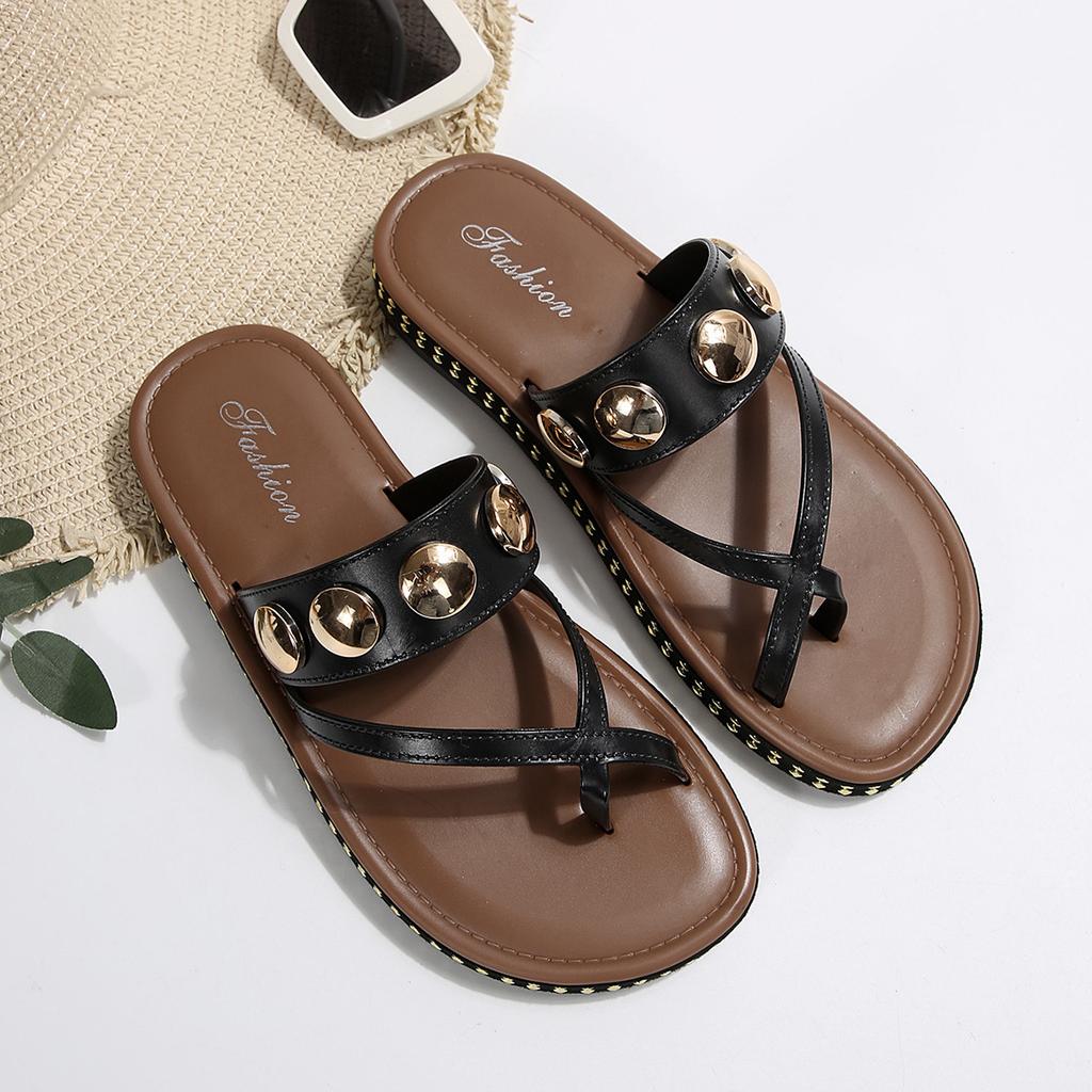 Fashion Metal Decor Flat Sandals for Women Rivet Thick Sloe Non Slip Clip Toe Slippers Plus Size Comfort Light Platform Beach Shoes