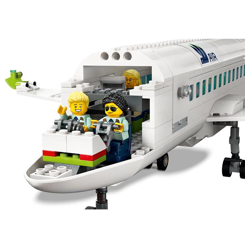 LEGO Строительный набор: Городской пассажирский самолет