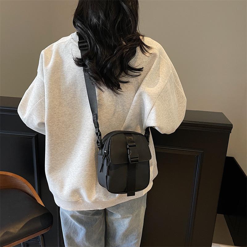 Casual fashion bag women's shoulder bag niche design messenger bag foreign trend lightweight spring personalized small square bag