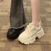 Женские модели увеличивают рост Весенние новые универсальные маленькие люди показывают рост толстоподошвенные жареные уличные кроссовки женские