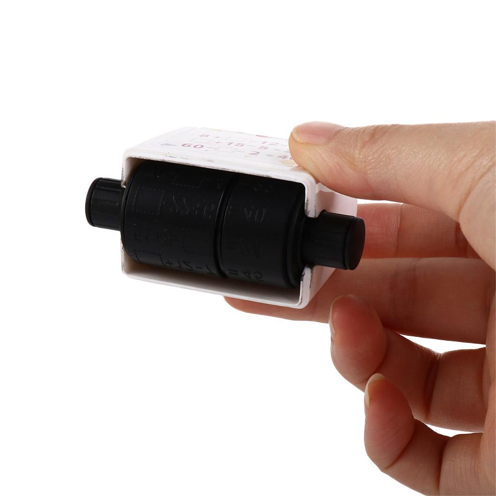 Задающий вопросы, арифметический прокатный штамп, математический пустой свиток для заполнения, инструмент для математических вычислений