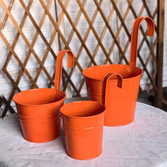 Hanging Metal Planter Flowerpot with Detachable Hook Drain Hole Railing Plant Pot for Balcony Garden