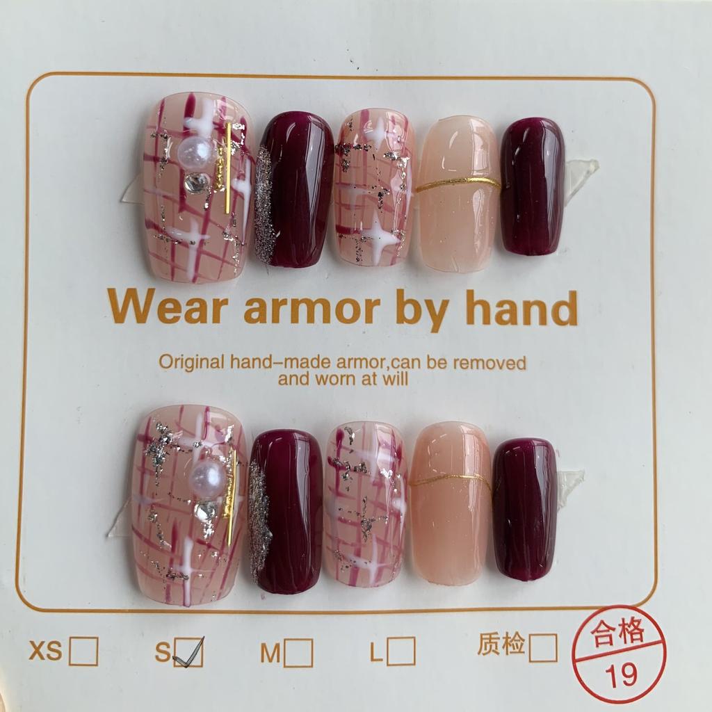 Нажмите на кончики ногтей Гель Полное покрытие 100 дизайнов Накладные ногти ручной работы Высококачественные носимые искусственные ногти Многоразовые размеры от XS до L бесплатно 5 шт. инструментов