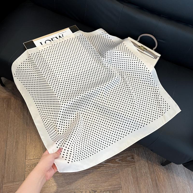 Spring and summer square scarf Korean version of women's scarf decorative binding wrist exquisite foreign style neck protection windproof headscarf