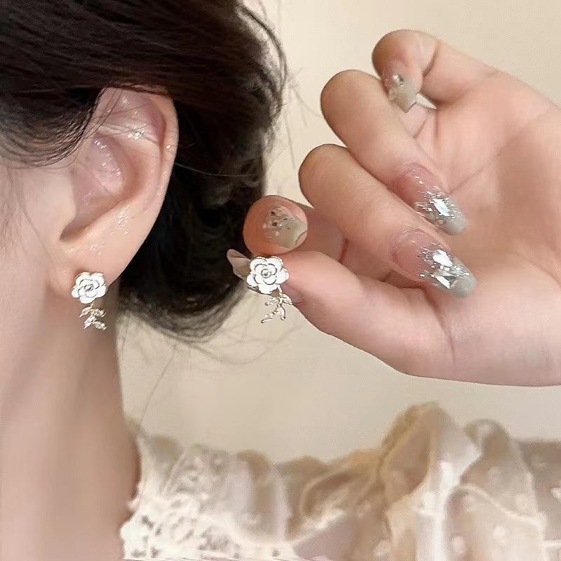 Корейские серьги-кисточки из серебра 925 пробы с бантом и нишевым дизайном