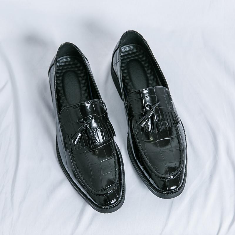 Fashion Classic Men's Casual Loafers Driving Shoes Moccasin Fashion Male Comfortable Slip-On Leather Shoes Men Green Tassel Dress Shoes