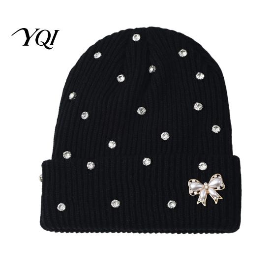 Cozy Stretchy Hat for Daily Wear Sparkly Winter Knitted Hat, Women Rhinestone Knit with Faux Pearl Bow, Fashionable Warm Autumn Stretch Cuffed Ribbed