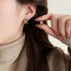 Серьги-гвоздики неправильной формы с капельной глазурью в форме буквы С для женщин, Дизайн, Высококлассные серьги-гвоздики с элементом роскоши.