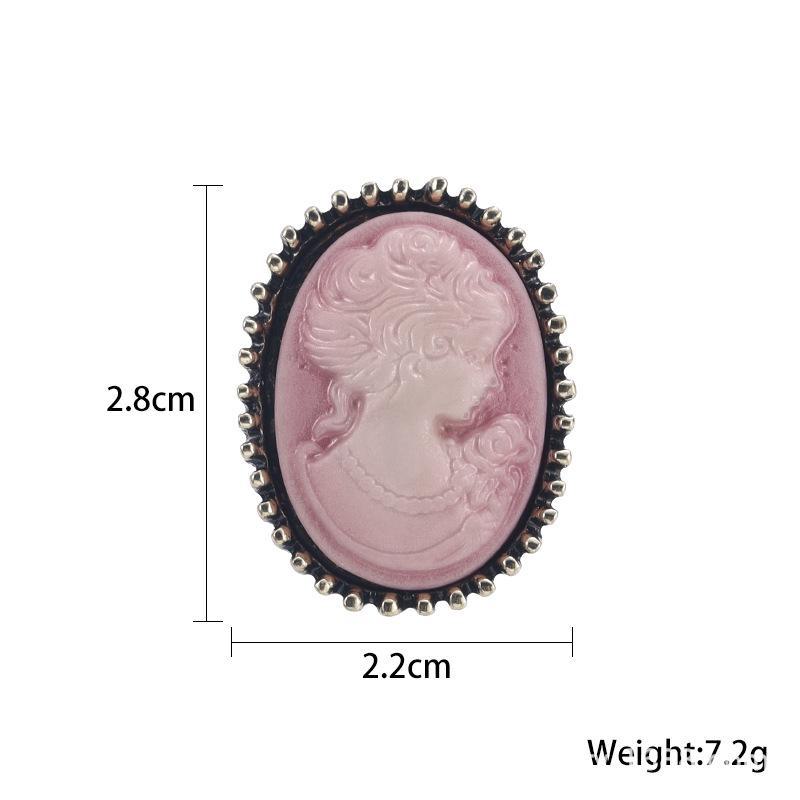 Elegant Resin Alloy Brooch: Retro Relief Art Jewelry for European & American Fashion