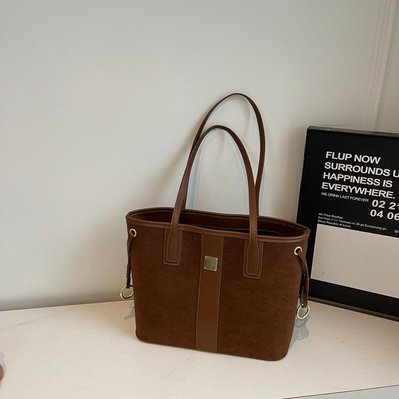 Ретро сумка большой вместимости для通勤, женская 2025 новая, повседневная простая наплечная сумка, осенне-зимняя портативная сумка-тоут