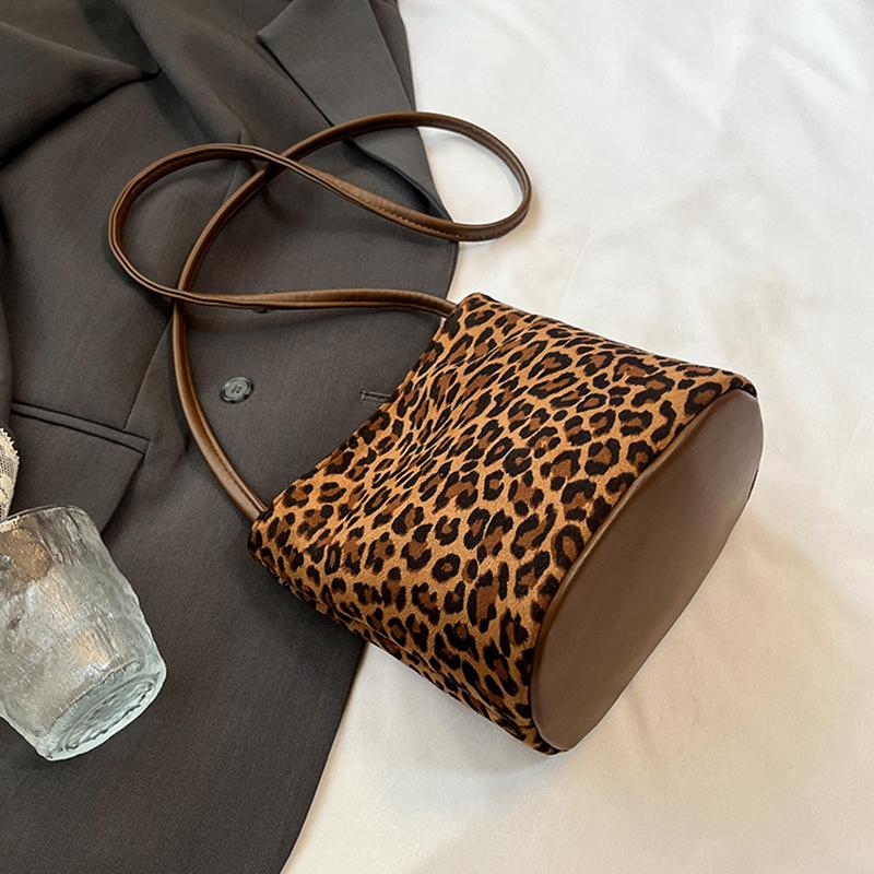 Ретро замшевая сумка-хобо, милые наплечные сумки, лаконичные женские сумки с прострочкой, высококачественная универсальная маленькая квадратная сумка