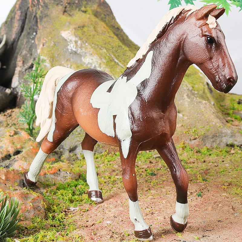 Трансграничное украшение для рабочего стола «Степной конь»: Черно-белая модель североамериканской дикой лошади