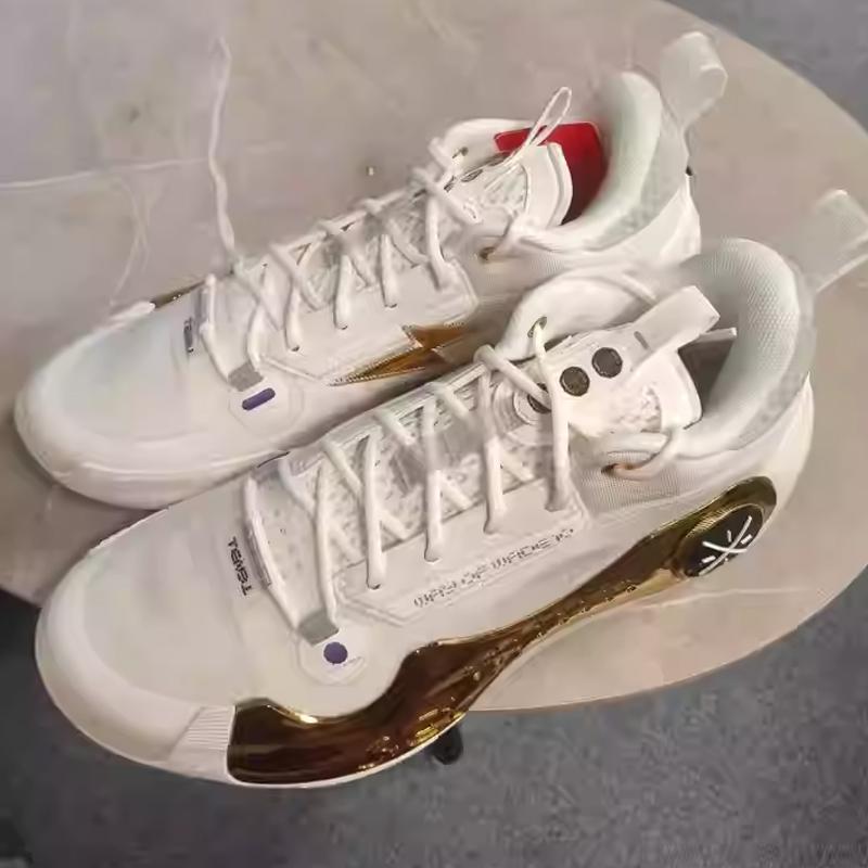 Баскетбольные кроссовки Li Ning WOW 10 Low top Мужские Бело-золотые ABAS083-34