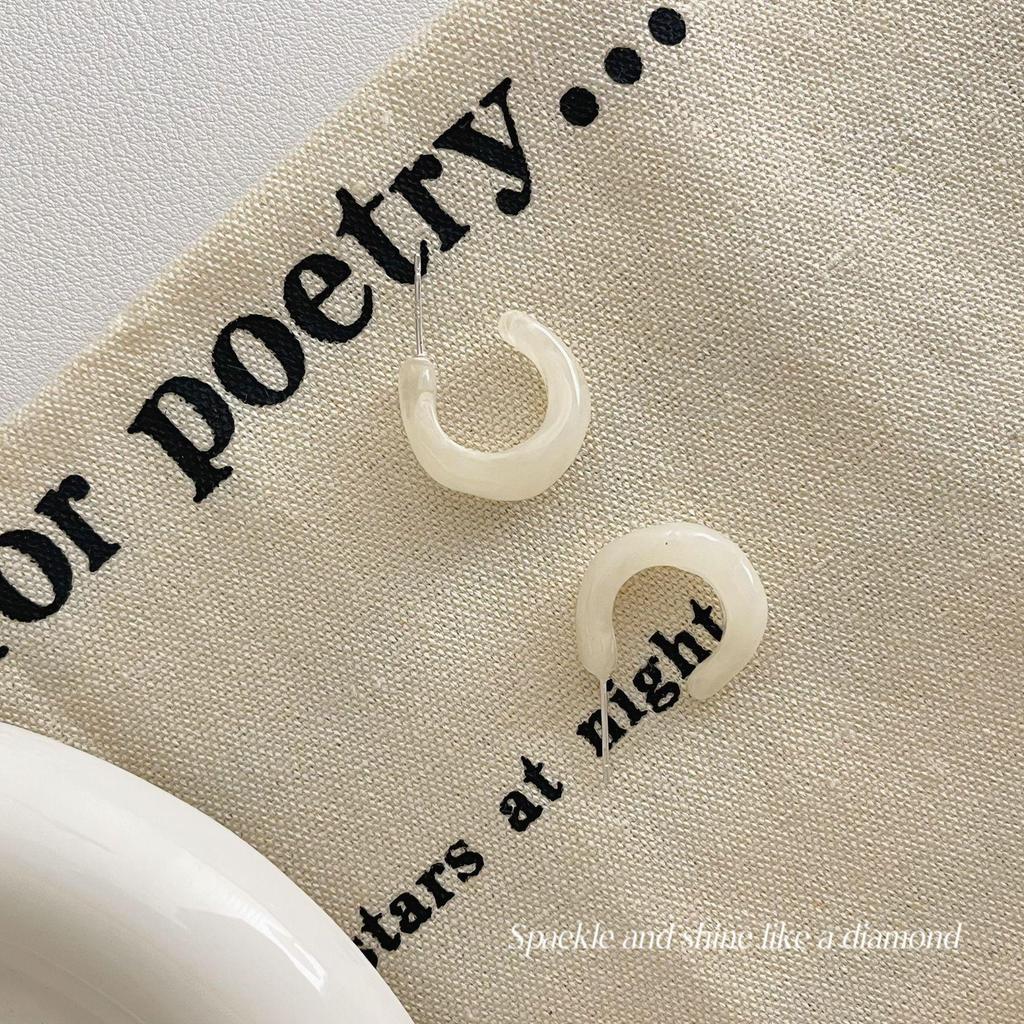 «Серьги-иглы Майяра 925»: "Янтарный жемчуг в стиле ретро для осени/зимы"