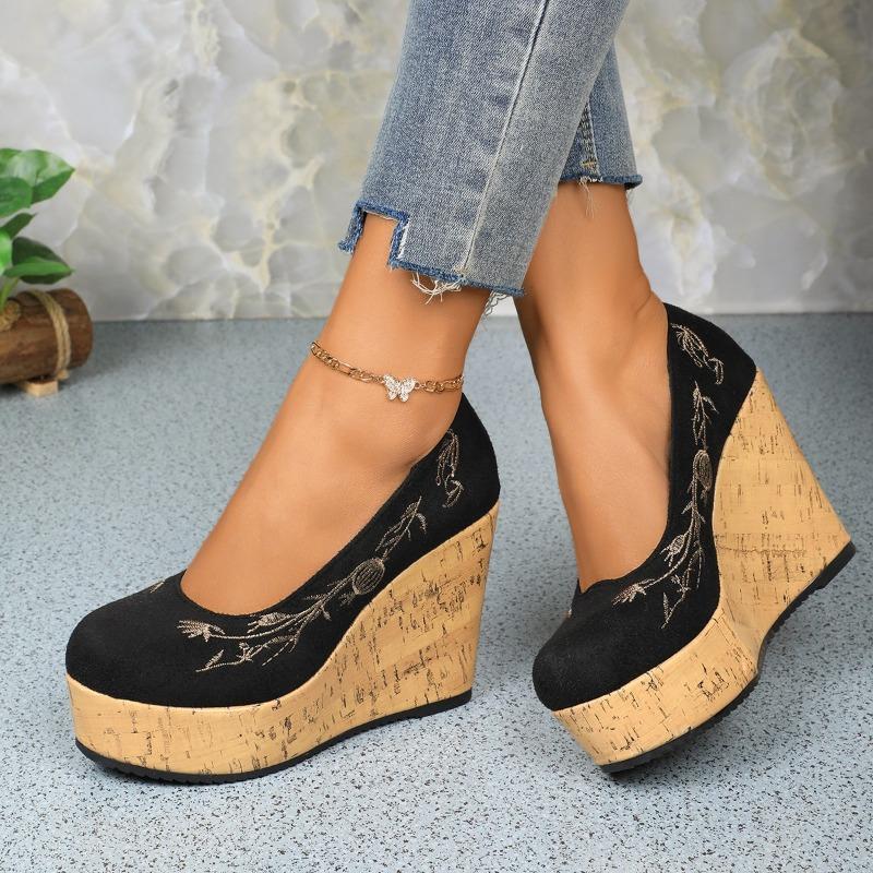 Женские туфли с пряжкой на ремешке, женские туфли на высоком каблуке, модные вышитые туфли-лодочки для женщин, новые туфли на платформе больших размеров