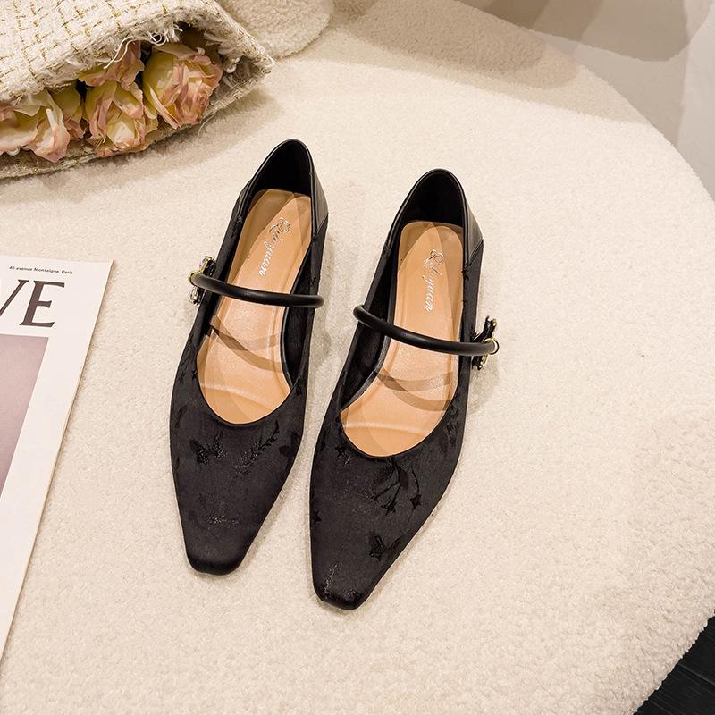 Французские туфли Мэри Джейн 2025 новая весна и осень женские туфли с вышивкой в китайском национальном стиле на низком каблуке с неглубоким вырезом одинарные туфли
