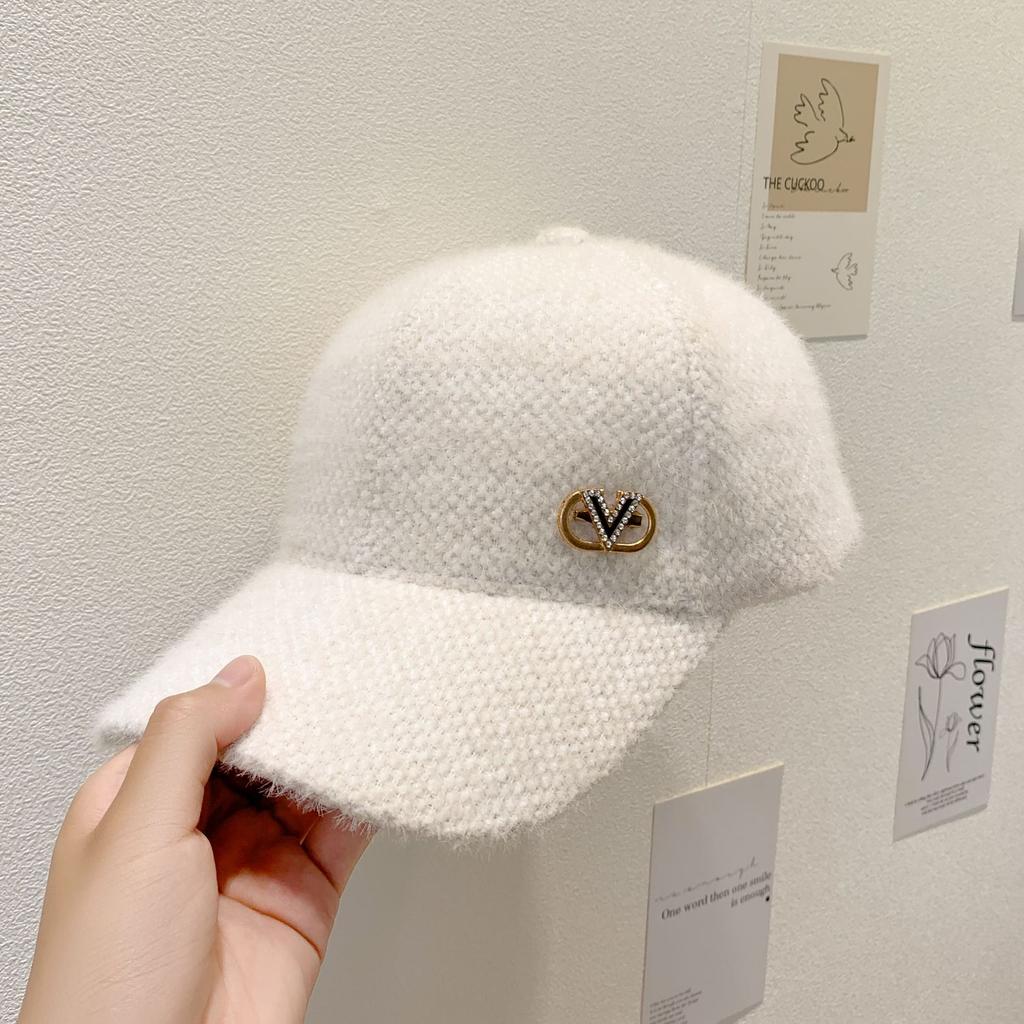 Женская модная бейсболка с вышитыми надписями, мягкая и удобная зимняя шапка для пар