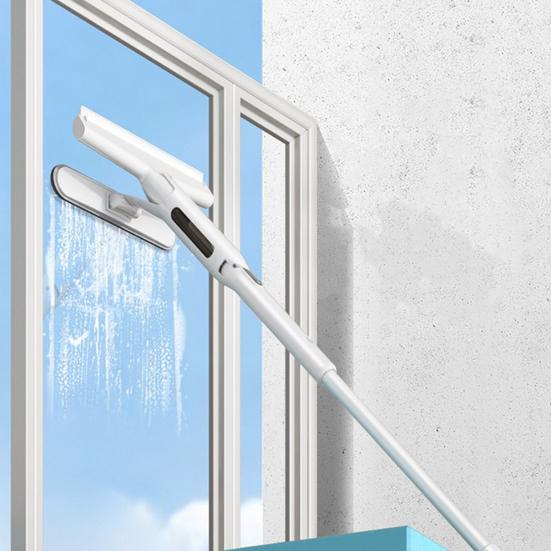 Распылитель с длинной ручкой. Водопоглощение. Универсальное применение. Эффективная очистка окон с помощью скребка.