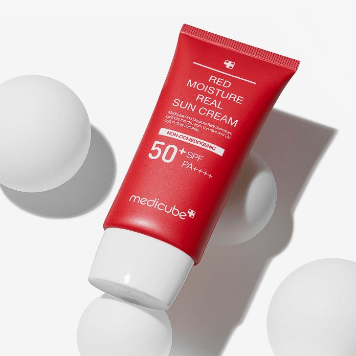 Medicube Красный увлажняющий солнцезащитный крем SPF 50+ PA++++ 50 мл