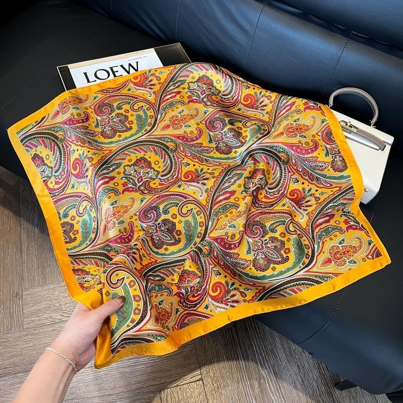Spring and summer square scarf Korean version of women's scarf decorative binding wrist exquisite foreign style neck protection windproof headscarf