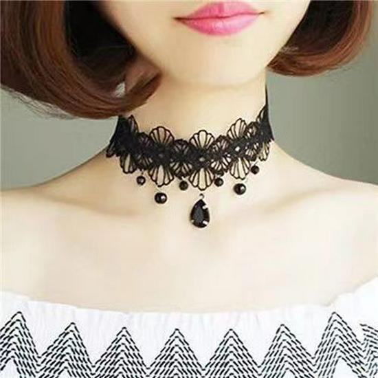 Lace Choker Necklace for Women - Versatile Clavicle Chain with Fake Collar Accessory