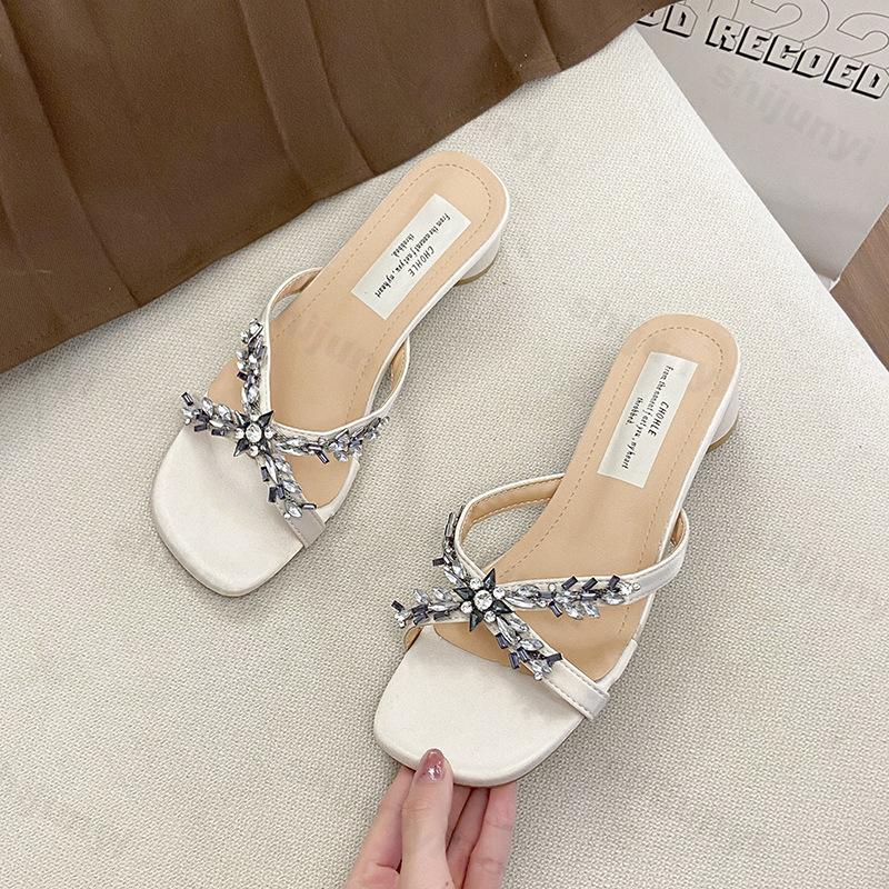 Fashion Elegant Rhinestone Cross Strap Square Head Sandals Women's Summer 2025 Fashion Breathable Cool Slippers Comfortable Beach Drags
