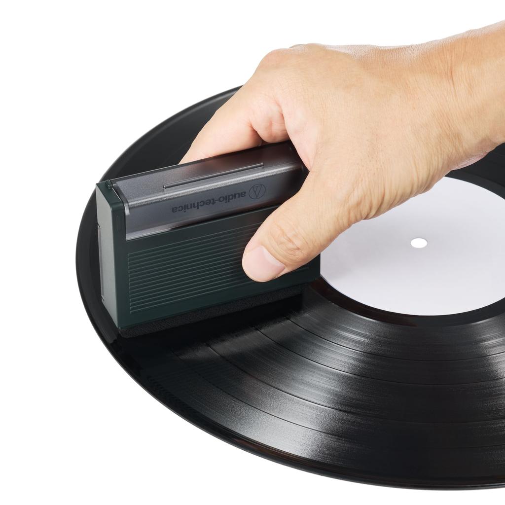 Очиститель пластинок AT6028 3 в 1 Инструмент для обслуживания Подставка для чехла пластинки Очиститель иглы пластинки Устранитель статического электричества Пыль Audio-Technica [Запись и удаление]