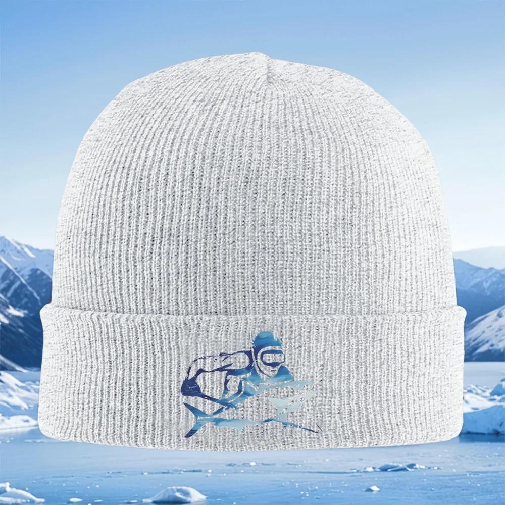 Diver spearfishing a big fish ocean Unisex Women Unisex Knitted Hat Beanie Pullover Cap Winter Thermal Warm Christmas Outdoor Cycli