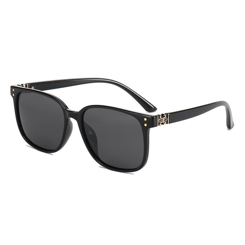 New men's polarized sunglasses, European and American trends, driver driving fishing sunglasses, women's square small face glasses