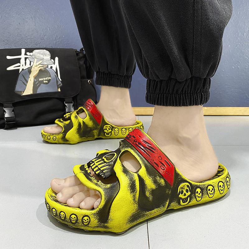 2024 Slippers Men's Skull Fashion Summer Outdoor Wear Stepping On Feces Feeling Indoor Home Home Non-slip Sandals and Slippers