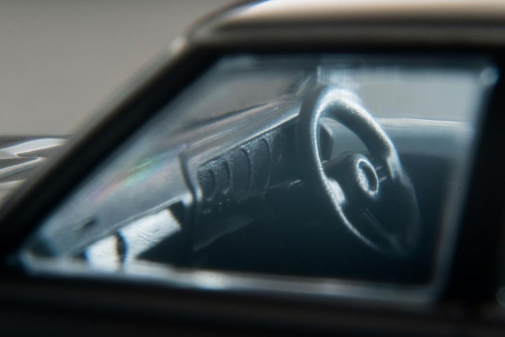 Tomica Limited Vintage Neo LV-N270b Nissan Skyline 2000GT White 74 Year Finished Product