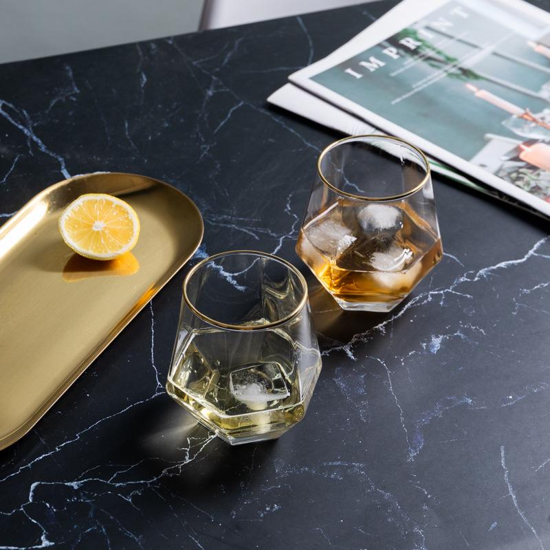 Европейский стиль с золотым краем пластиковый шестиугольный бытовой прозрачный стакан для виски шестиугольный иностранный бокал для вина