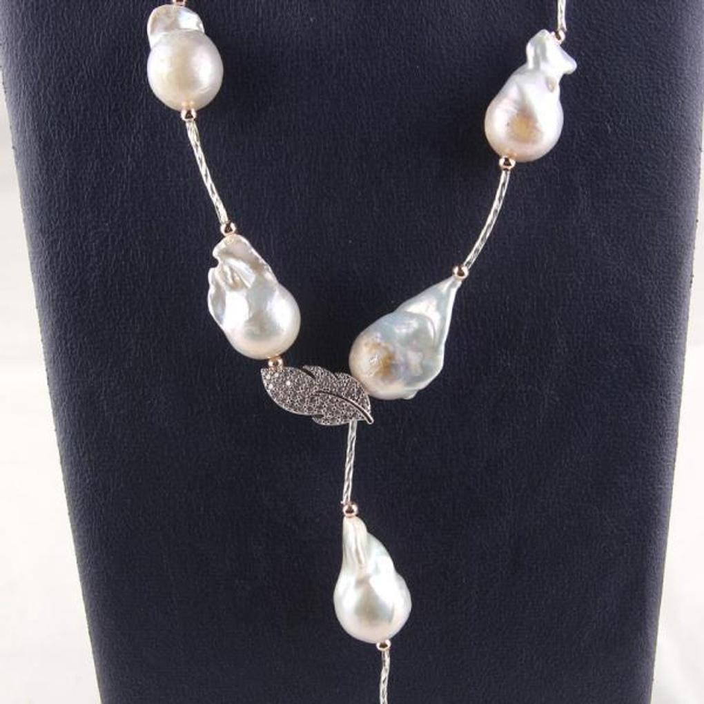 Atria's luxurious and stylish baroque pearl Y-shaped necklace, JONNEJJ0001WH
