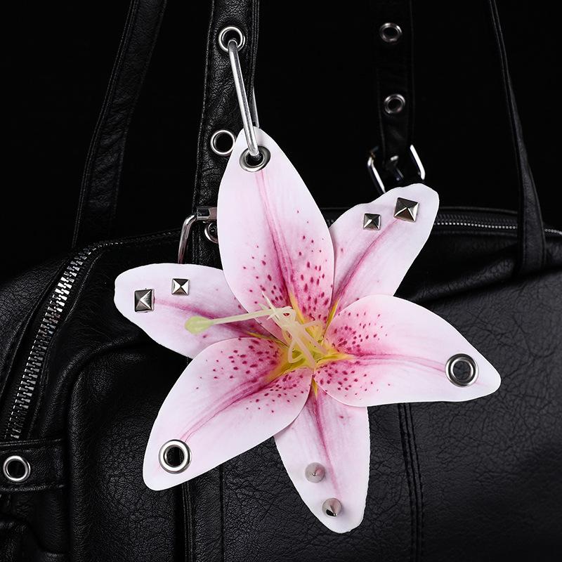 Fashion Elegant Lily Flower Keychain Creative Hand-punched Puncture Simulation Flower Pendant Personalized Bag Accessories Gifts