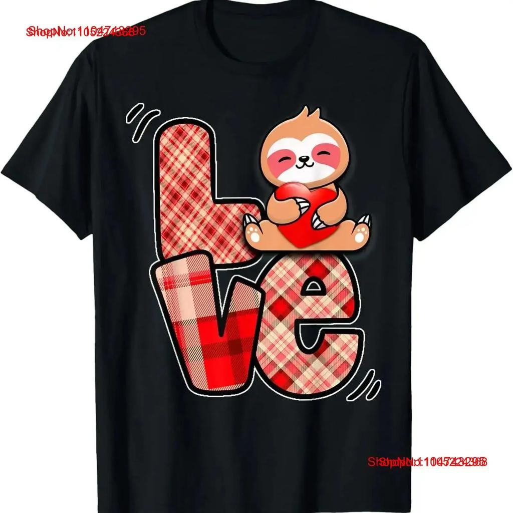 sloth love holding heart Valentines Day Cute Animal Lover T Shirt vintage Washed Comfortable streetwear Casual vintage Washed