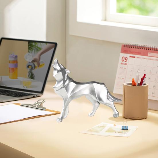 Geometric Wolf Ornament Synthetic Resin Wolf Sculpture Abstract Animal Art Statue for Home Office Desktop Decoration